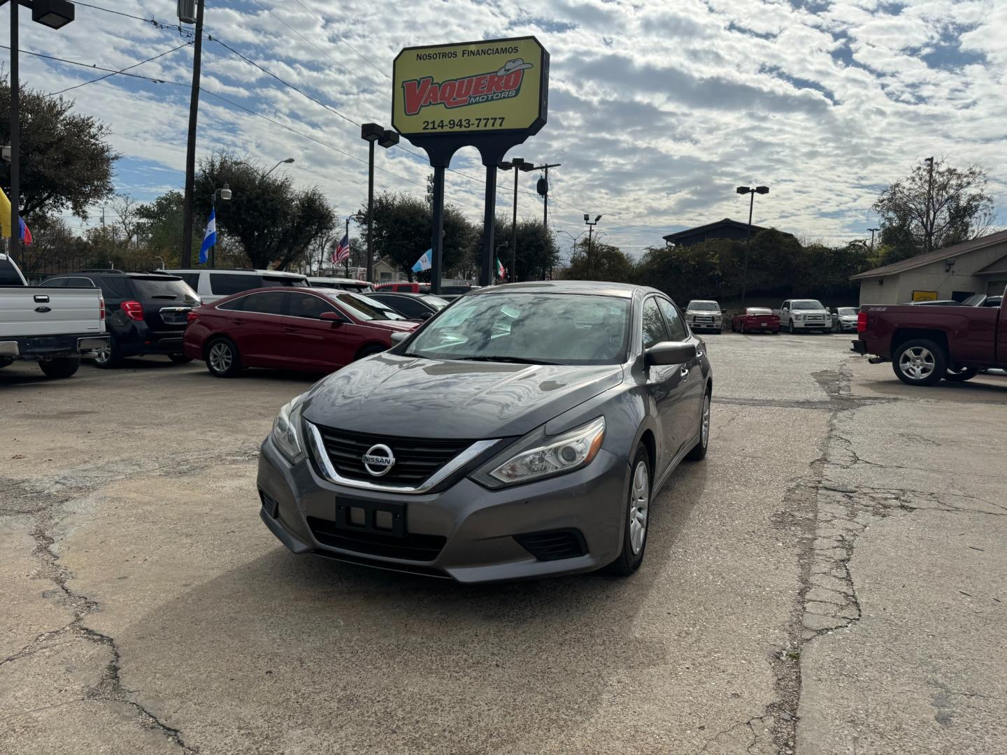 2016 Nissan Altima 2.5 SL (1N4AL3AP6GN) with an 2.5L L4 DOHC 16V engine, CVT transmission, located at 945 E. Jefferson Blvd, Dallas, TX, 75203, (214) 943-7777, 32.752514, -96.811630 - Photo#0